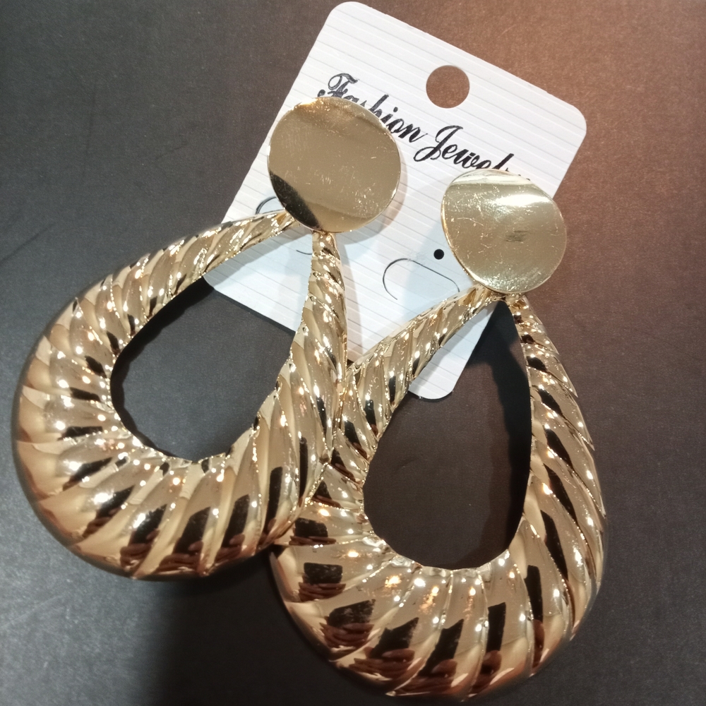 Tear Drop Gold Earrings